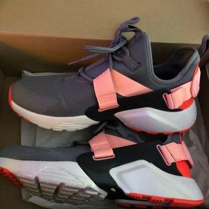 Women’s Nike Huaraches